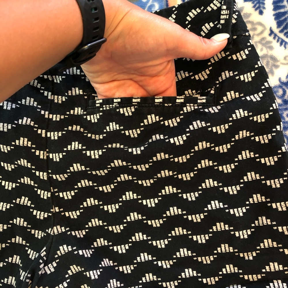 Shorts - Picture 3 of 5